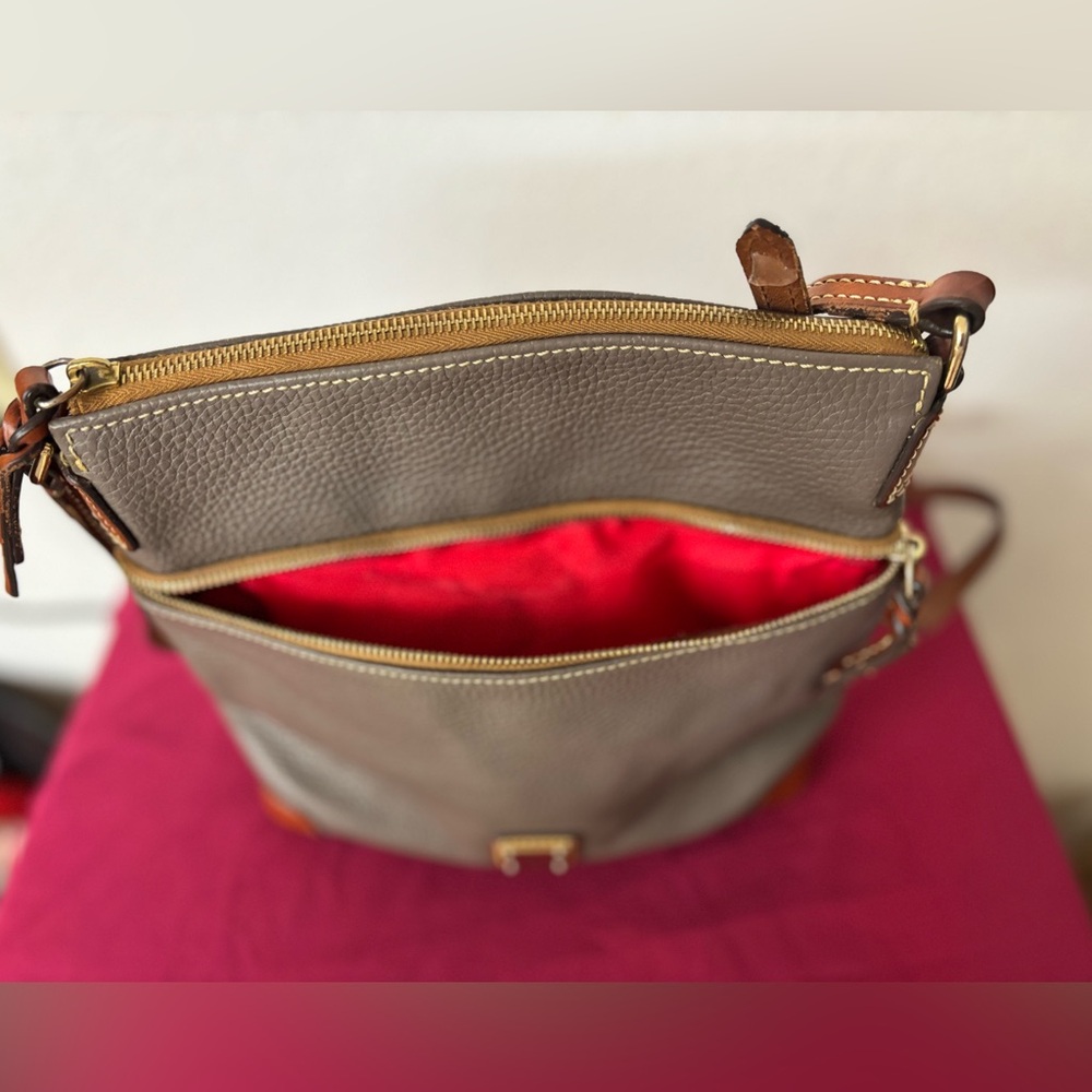 Dooney & Bourke 1975 Women's Pebble Grain Leather Crossbody Bag - Picture 9 of 16